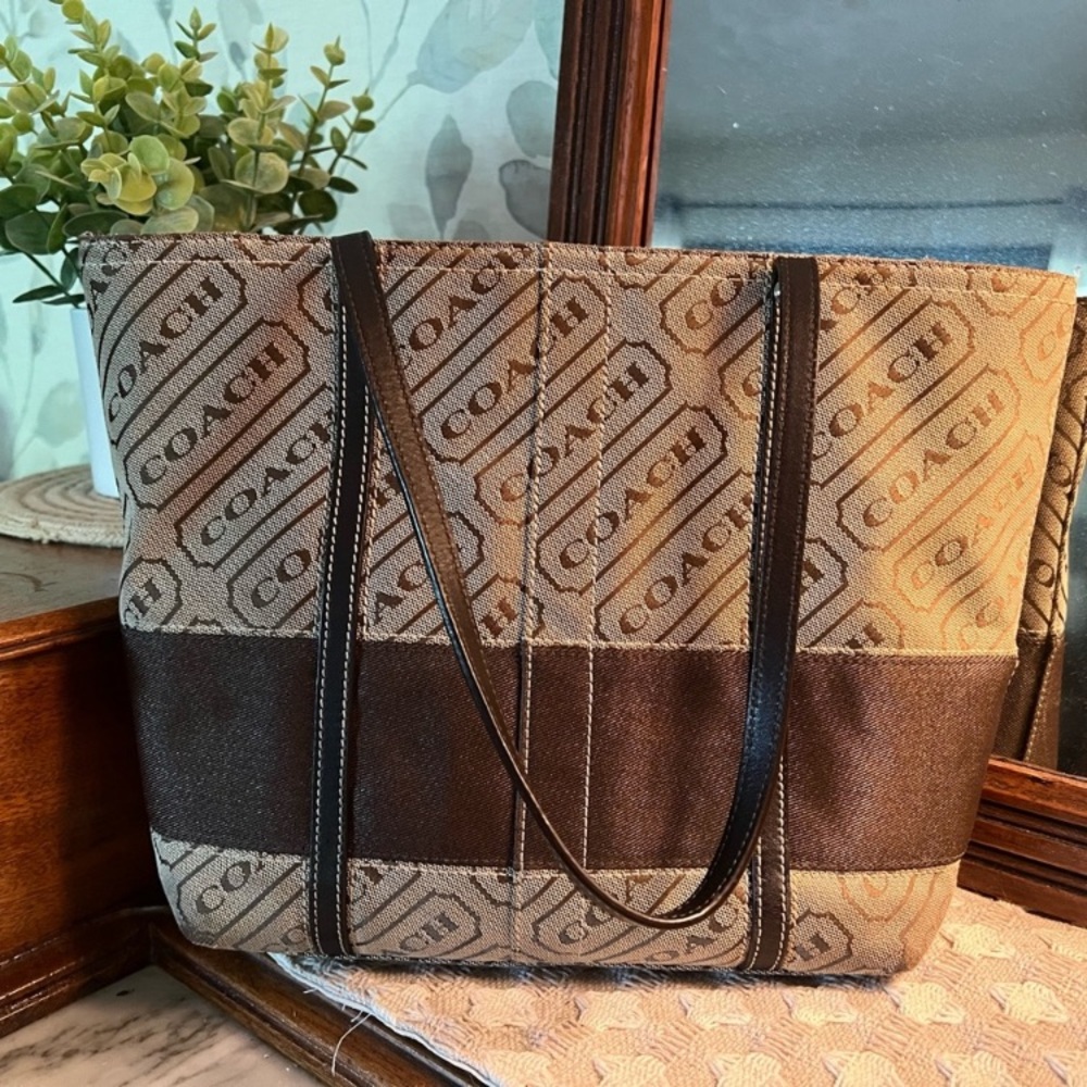 COACH Lozenge Tote Shoulder Bag Medium with Zipper Closure
